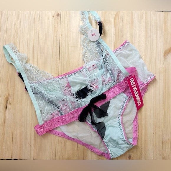 Cosmopolitan Bra and Panty Set. Size Medium, New with tags. - Picture 2 of 7